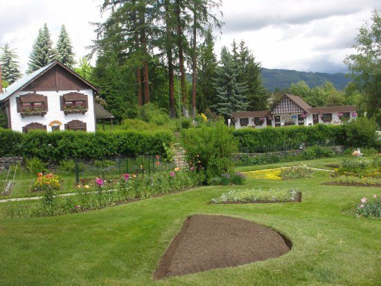 Cominco Gardens